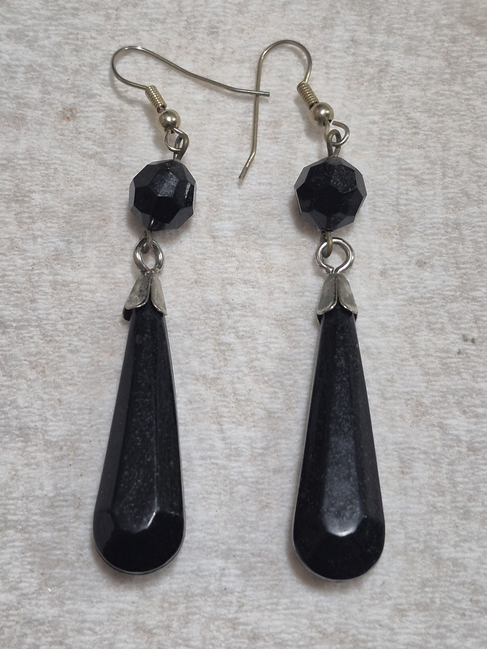 Vintage Black Teardrop Dangle Earrings - Unbranded